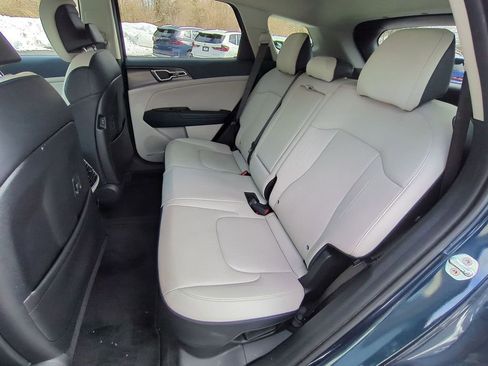 Used 2023 Kia Sportage EX image 18