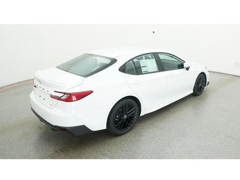 New 2026 Toyota Camry SE image 9