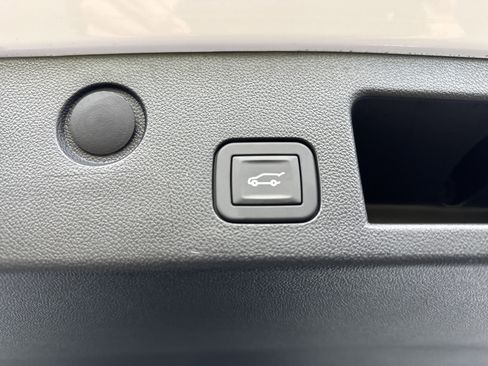 Used 2026 GMC Terrain Elevation w/ Elevation Premium Package image 32