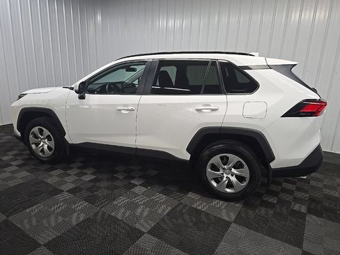 Used 2021 Toyota RAV4 LE AWD/4WD image 4