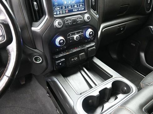 Used 2021 GMC Sierra 1500 AT4 w/ AT4 Preferred Package AWD/4WD image 18