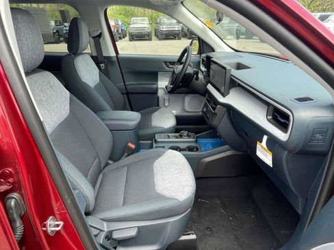 New 2025 Ford Maverick XLT w/ XLT Luxury Package FWD image 21