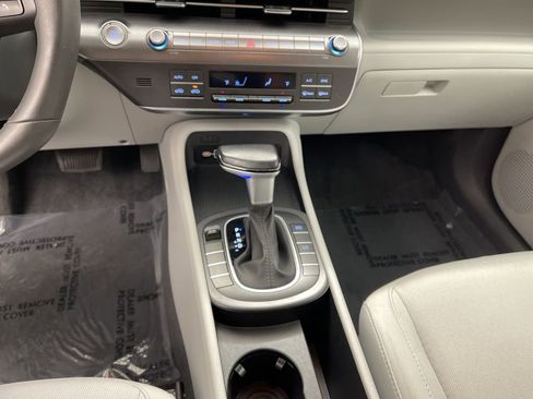 Used 2025 Hyundai Kona SEL image 12