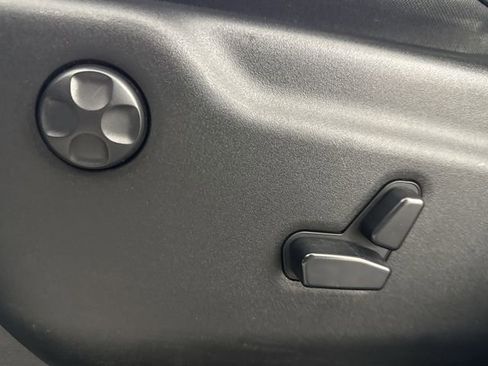 Used 2015 Jeep Grand Cherokee Overland w/ Advanced Technology Group image 15