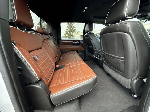 Used 2024 GMC Sierra 2500 Denali Ultimate image 17