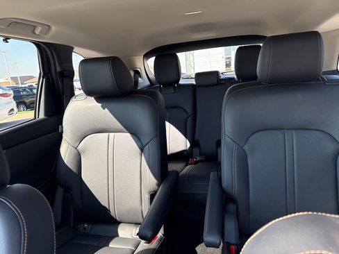 Used 2025 MAZDA CX-90 3.3 Turbo w/ Preferred Package image 11