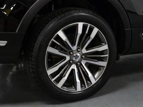 Used 2018 Ford Explorer Platinum image 53