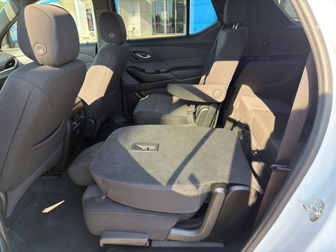 Used 2023 Chevrolet Traverse LT image 34