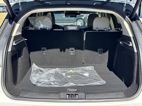 New 2026 Lincoln Corsair Premiere image 11