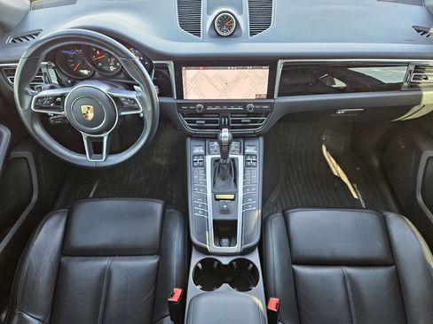 Certified 2021 Porsche Macan image 24