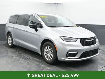 Used 2024 Chrysler Pacifica Touring-L