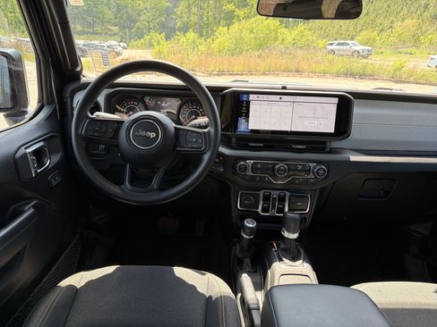 Used 2025 Jeep Gladiator Sport AWD/4WD image 21