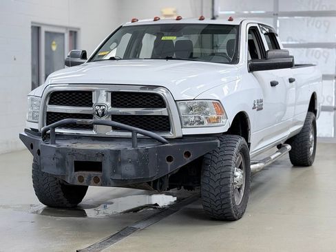 Used 2017 RAM 2500 Tradesman w/ Chrome Appearance Group AWD/4WD image 3