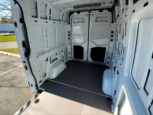 Used 2025 Mercedes-Benz Sprinter 2500 image 13
