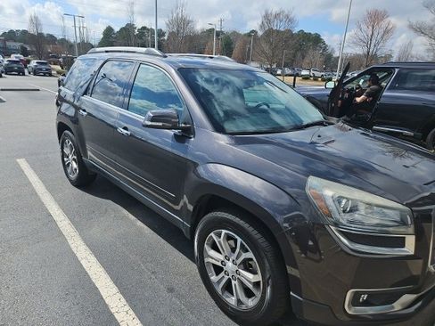 Used 2014 GMC Acadia SLT image 3