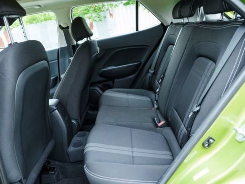 Used 2023 Hyundai Venue SEL FWD image 24