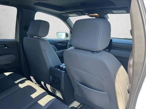 Used 2024 Chevrolet Colorado ZR2 w/ Technology Package image 22