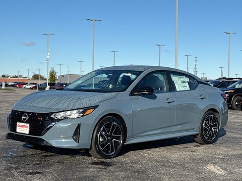 New 2025 Nissan Sentra SR image 3