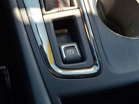 Used 2023 Chevrolet Equinox RS FWD image 25