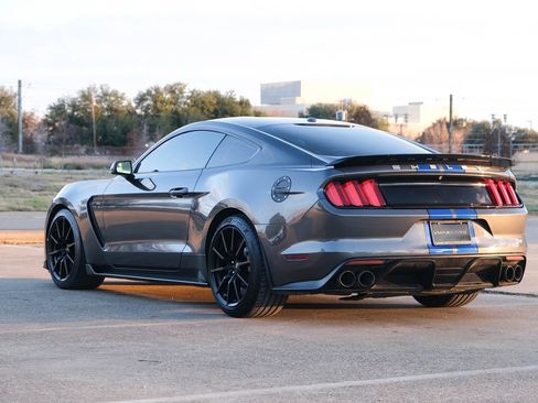 Used 2017 Ford Mustang Shelby GT350 image 12