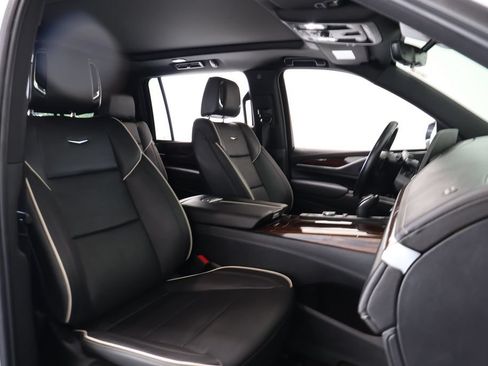 Used 2022 Cadillac Escalade ESV Premium Luxury w/ Performance Package AWD/4WD image 23