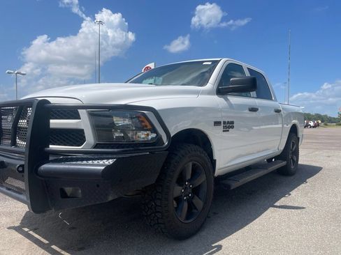 Used 2019 RAM 1500 Express w/ Express Value Package AWD/4WD image 10