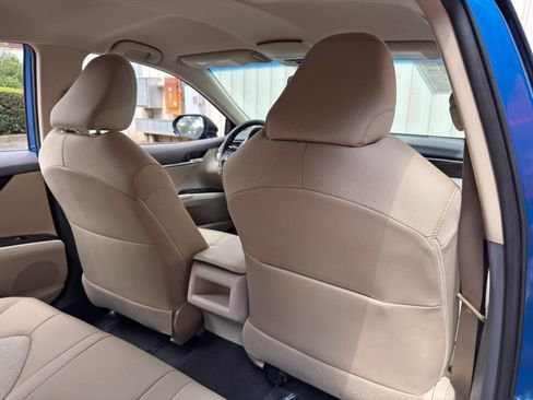 Used 2019 Toyota Camry LE FWD image 29