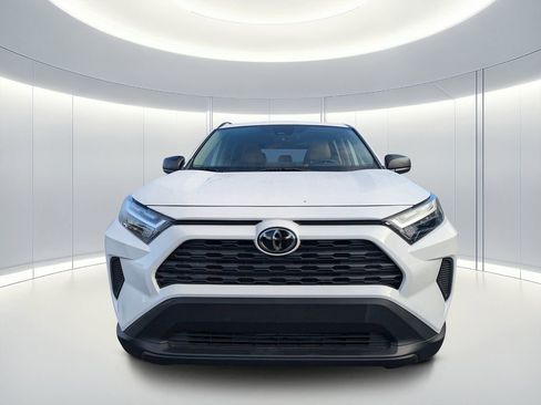 Used 2025 Toyota RAV4 LE image 8