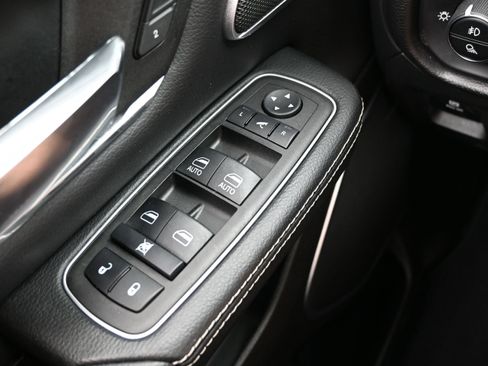 Used 2023 RAM 1500 Laramie AWD/4WD image 25