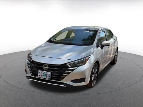 Used 2025 Nissan Versa SV image 7