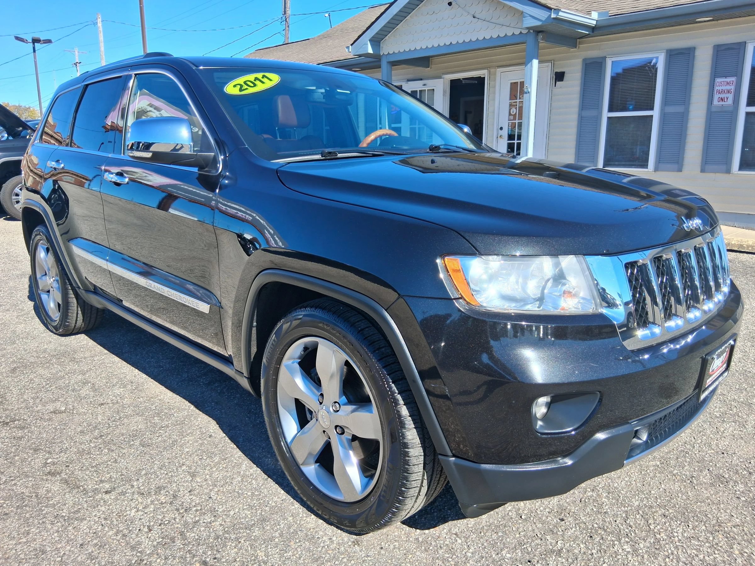 Used 2011 Jeep Grand Cherokee Overland AWD/4WD image 1