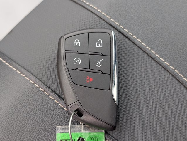 Used 2026 Chevrolet Traverse Z71 w/ LPO, Floor Liner Package AWD/4WD image 30