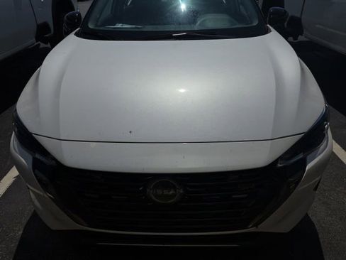 Used 2024 Nissan Sentra SR w/ SR Premium Package image 2