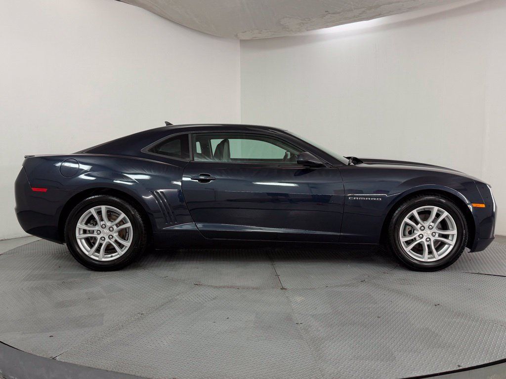 Used 2013 Chevrolet Camaro LT RWD image 5