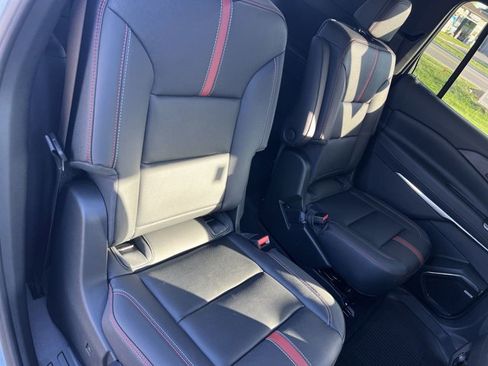 New 2026 Chevrolet Traverse RS w/ LPO, Floor Liner Package image 28