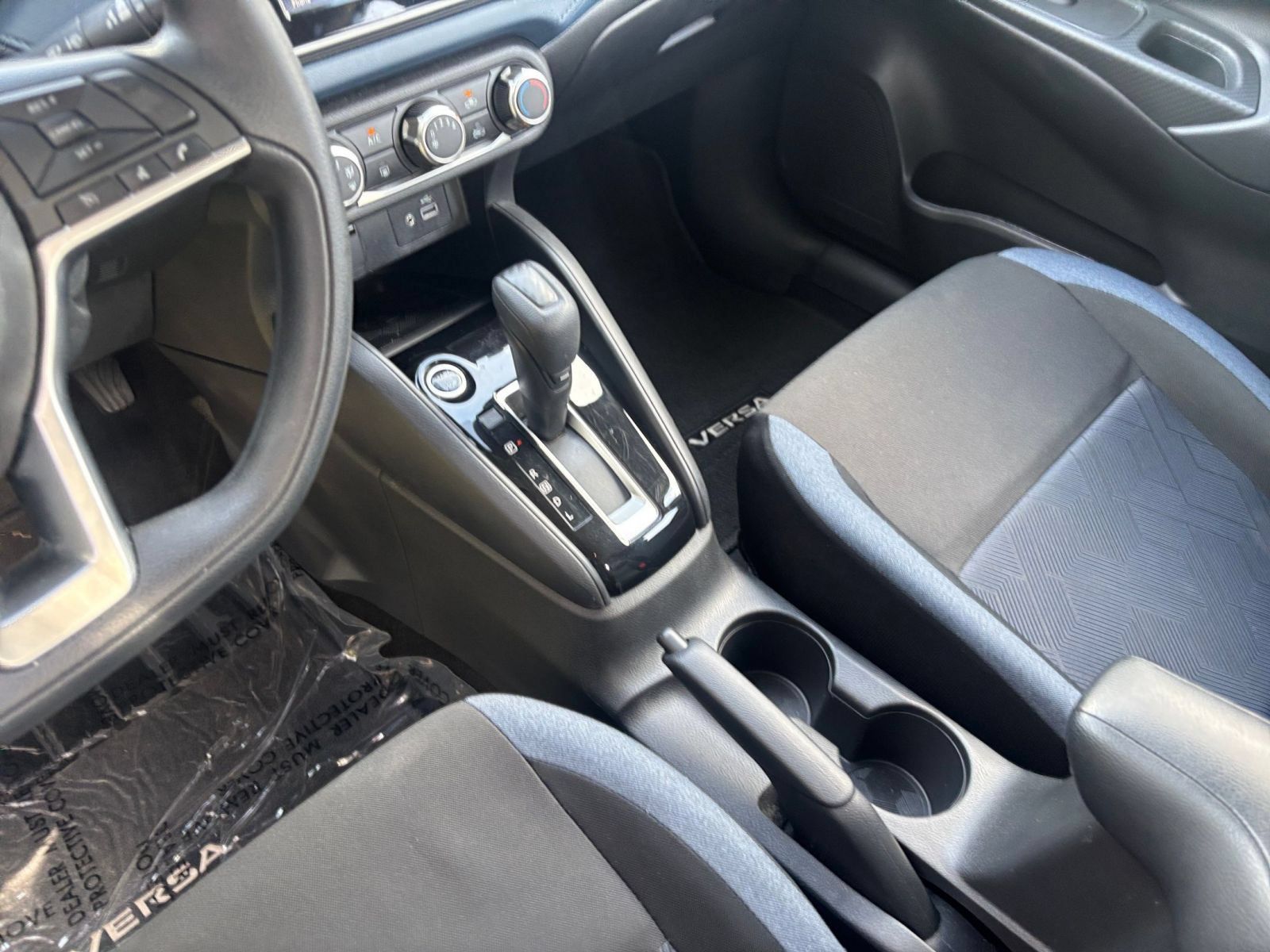 Used 2025 Nissan Versa SV FWD image 38