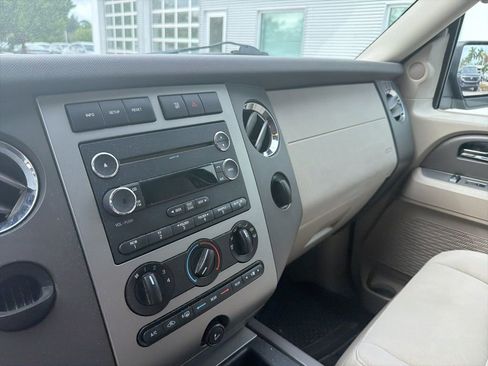 Used 2014 Ford Expedition XLT image 12