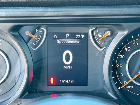 Used 2024 Jeep Wrangler Unlimited Sport AWD/4WD image 12