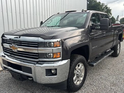 Used 2015 Chevrolet Silverado 2500 LT w/ LT Convenience Package AWD/4WD image 13