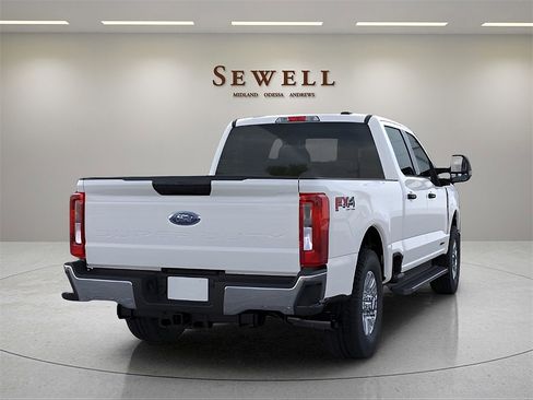 New 2025 Ford F250 XLT w/ FX4 Off-Road Package image 5