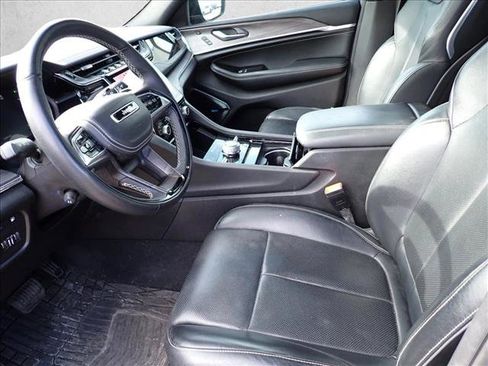 Used 2023 Jeep Grand Cherokee Overland w/ Advanced Protech Group III image 13