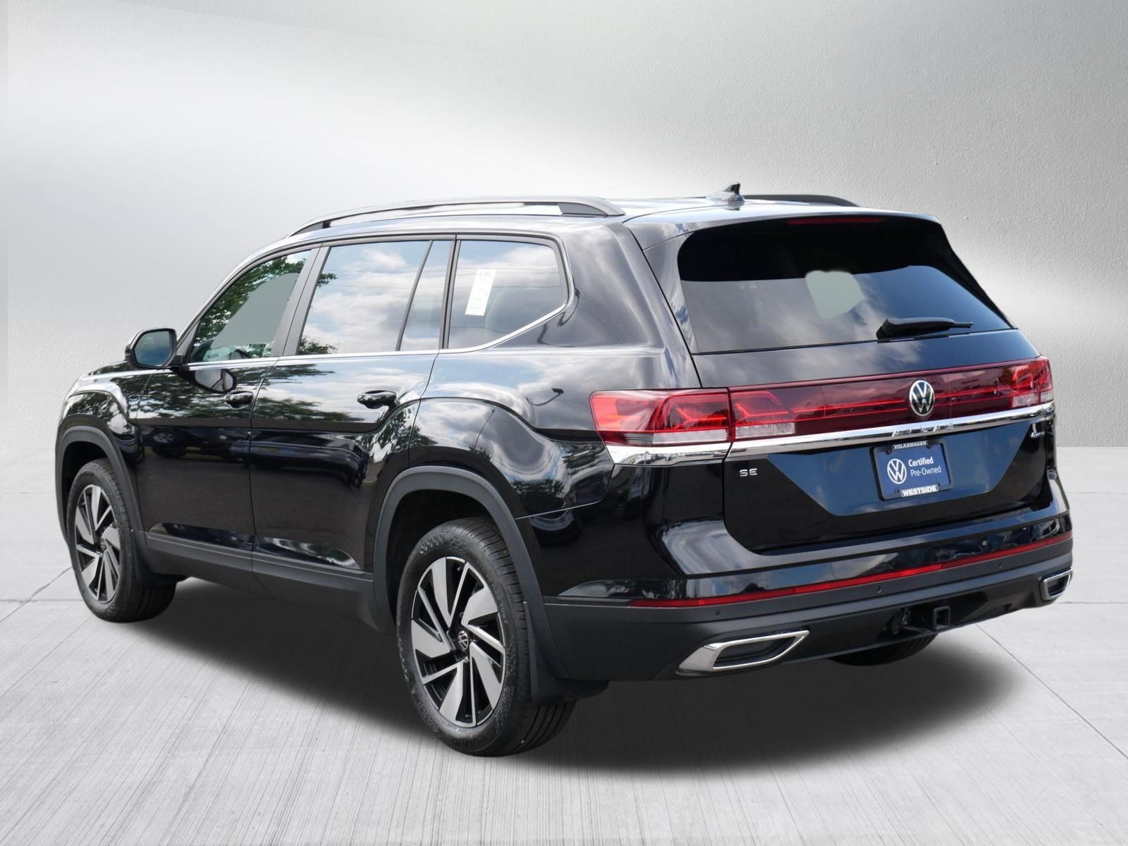 Certified 2024 Volkswagen Atlas SE w/ Panoramic Sunroof Package AWD/4WD image 5