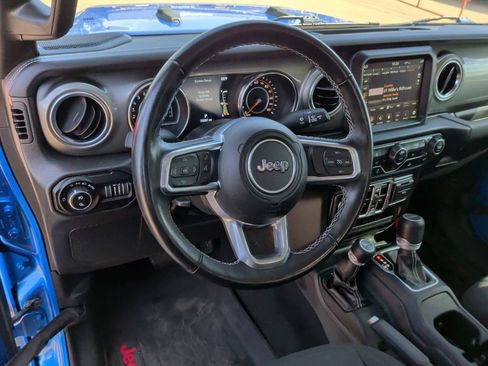 Used 2022 Jeep Gladiator Overland w/ LED Lighting Group AWD/4WD image 14