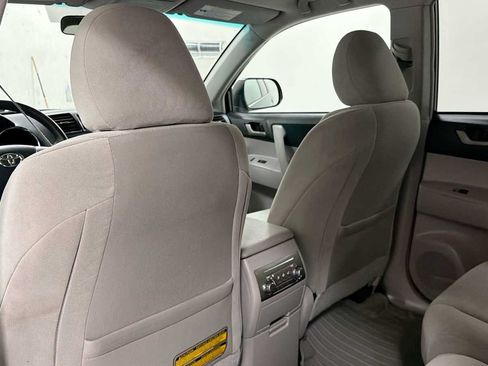 Used 2011 Toyota Highlander 4WD w/ Tech Pkg image 25