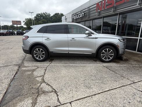 Used 2021 Lincoln Nautilus FWD w/ Equipment Group 101A image 4