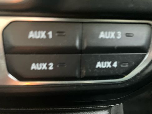 Used 2020 Jeep Gladiator Rubicon w/ Auxiliary Switch Group AWD/4WD image 34
