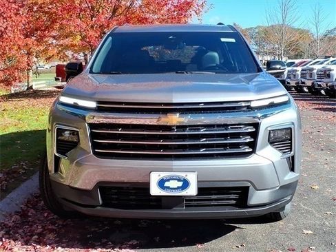 New 2026 Chevrolet Traverse LT w/ Driver Confidence Package image 2