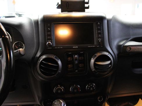 Used 2014 Jeep Wrangler Unlimited Sport w/ Quick Order Package 23S AWD/4WD image 16