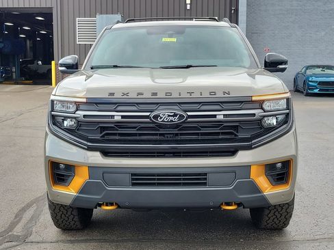 New 2026 Ford Expedition Tremor image 2