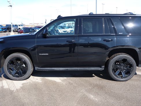 Used 2019 GMC Yukon SLT w/ Graphite Performance Edition image 4